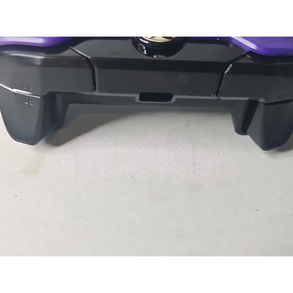 PDP Wired Controller for Xbox One 048-082 NO CORD Purple Camo - Picture 9 of 15